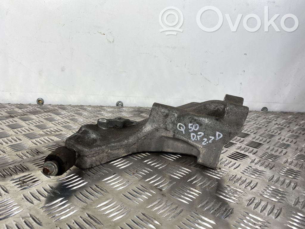 Infiniti Q50 Engine mounting bracket 