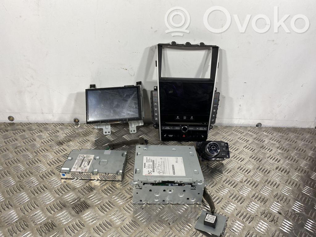 Infiniti Q50 Radio/CD/DVD/GPS head unit 