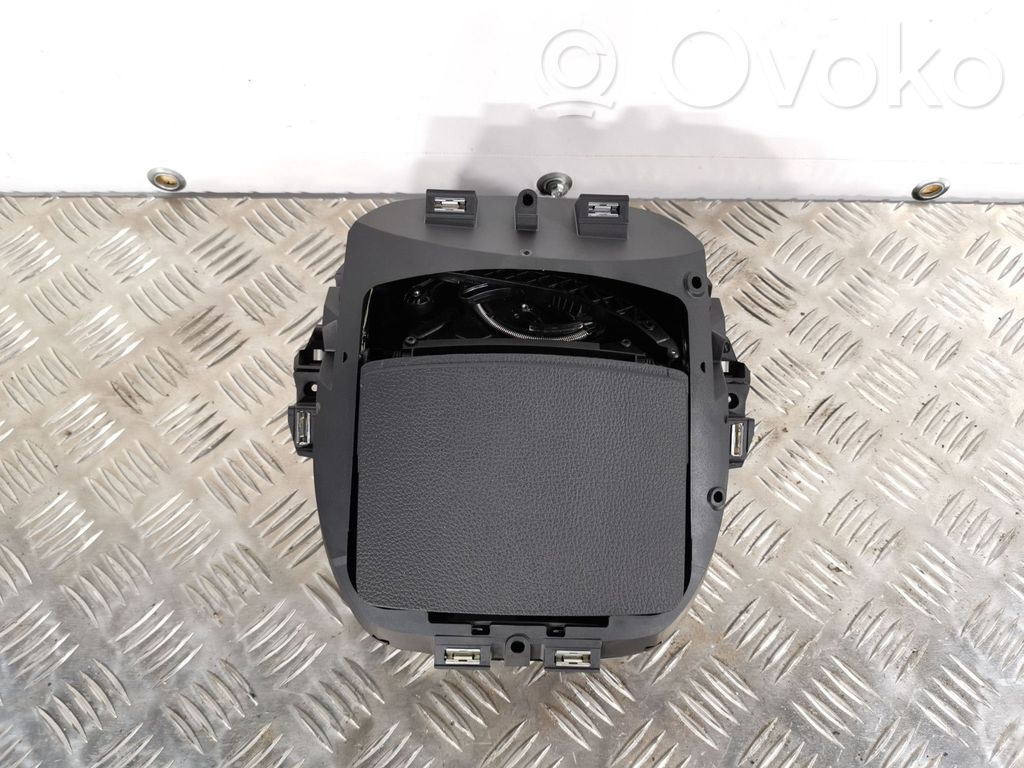 Mitsubishi Eclipse Cross Head up display screen 