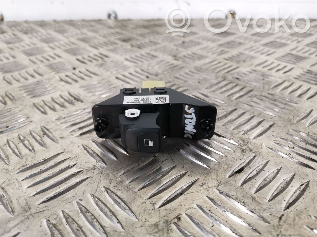 KIA Stonic Electric window control switch 