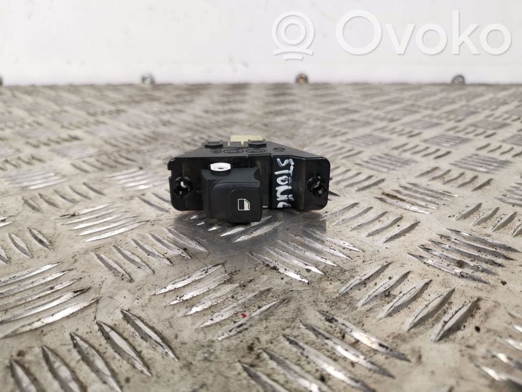 KIA Stonic Electric window control switch 