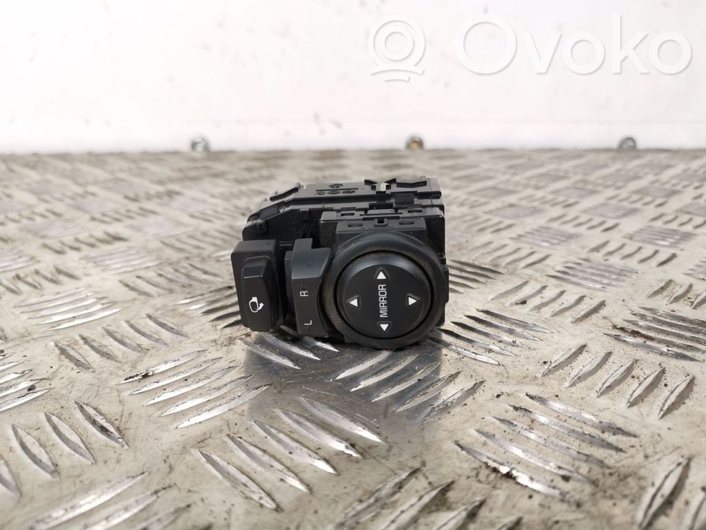 KIA Stonic Wing mirror switch 