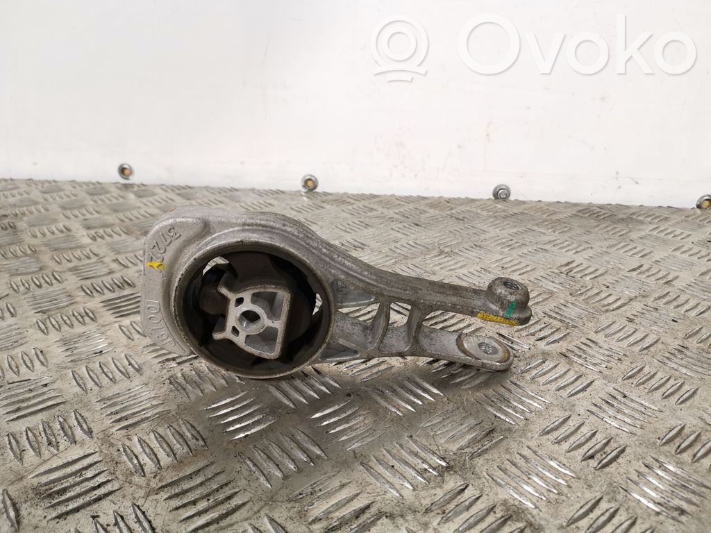 Opel Mokka X Engine mount bracket 
