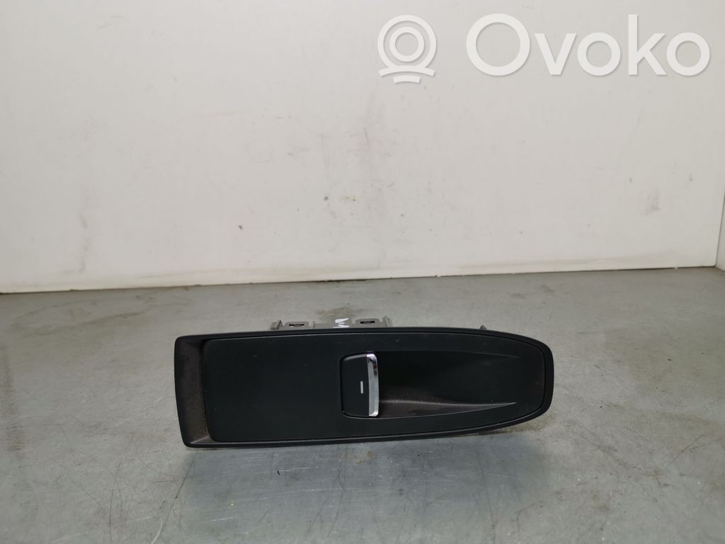 Electric window control switch   83071SJ320