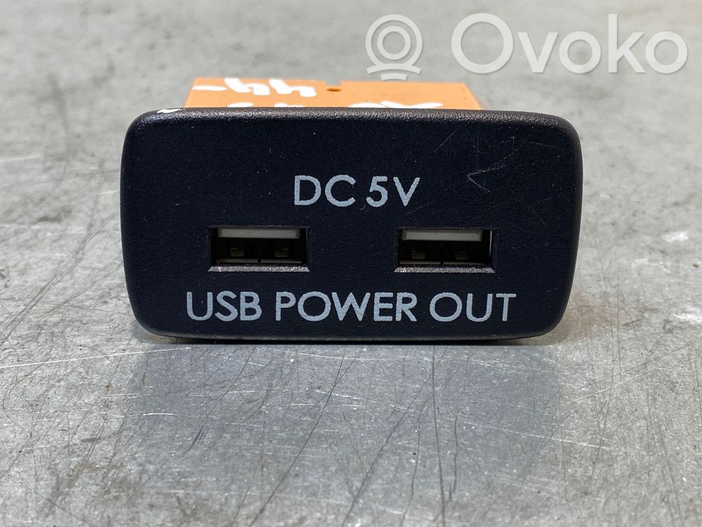 Subaru XV II USB socket connector 