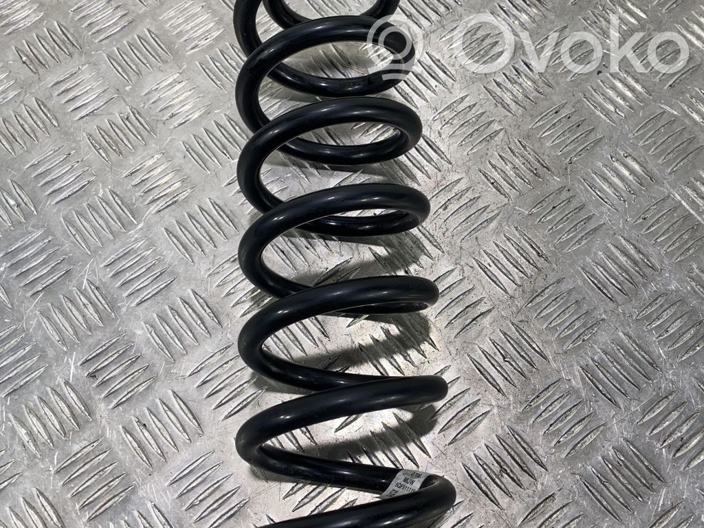 Rear coil spring   5QF511115