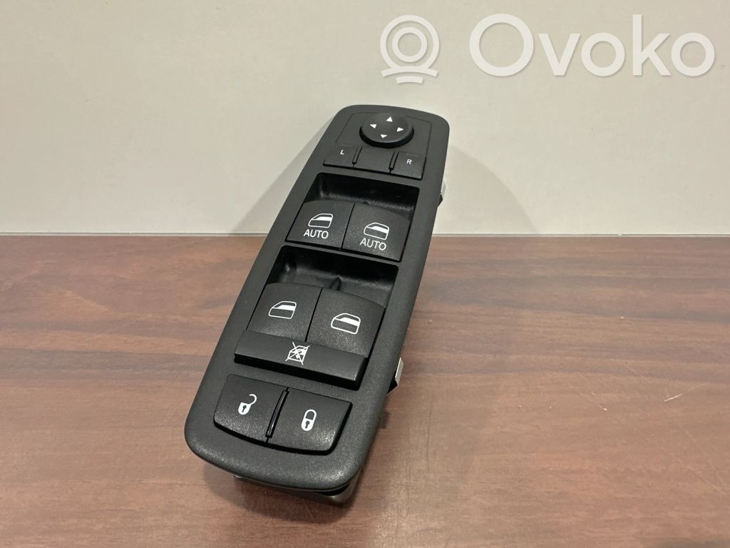 Chrysler Pacifica Elektrisko logu slēdzis 