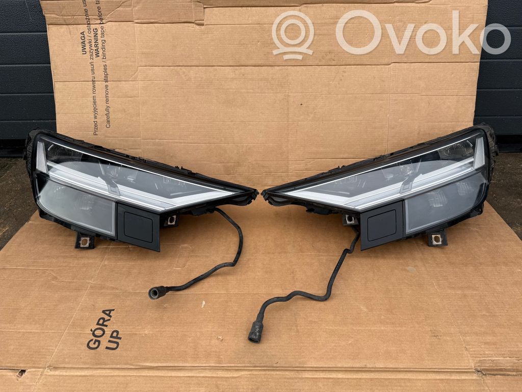 Audi Q8 Headlights/headlamps set 