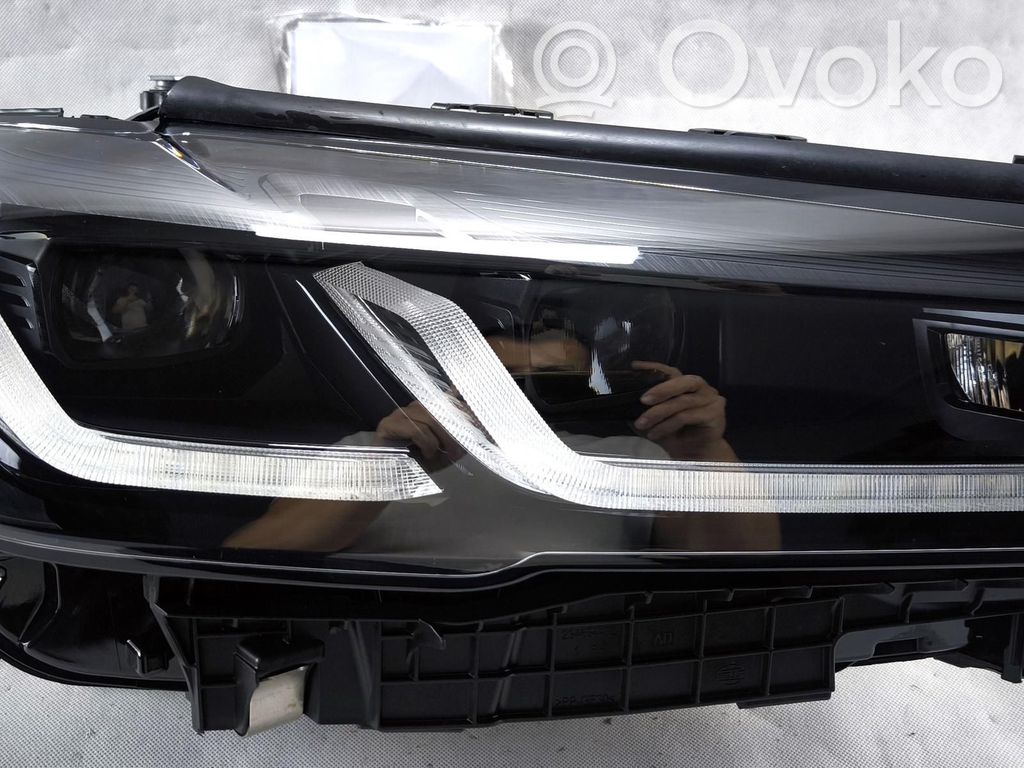 BMW 5 G30 G31 G38 Lampa przednia 