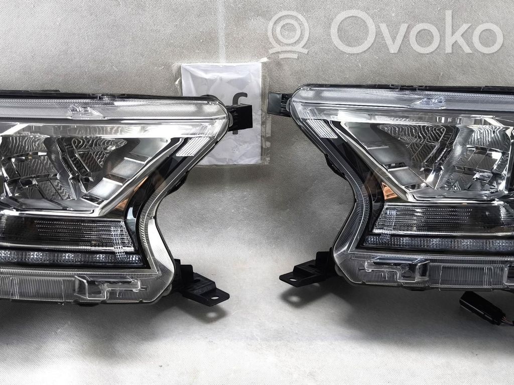 Phare frontale   JB3B13E014BA,JB3B13E014BA,JB3B13E014BA