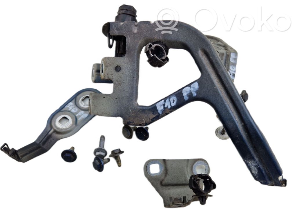 BMW 5 F10 F11 Spārna stiprinājums 