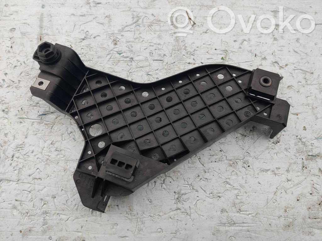 Headlight/headlamp mounting bracket   70802,PPGF30