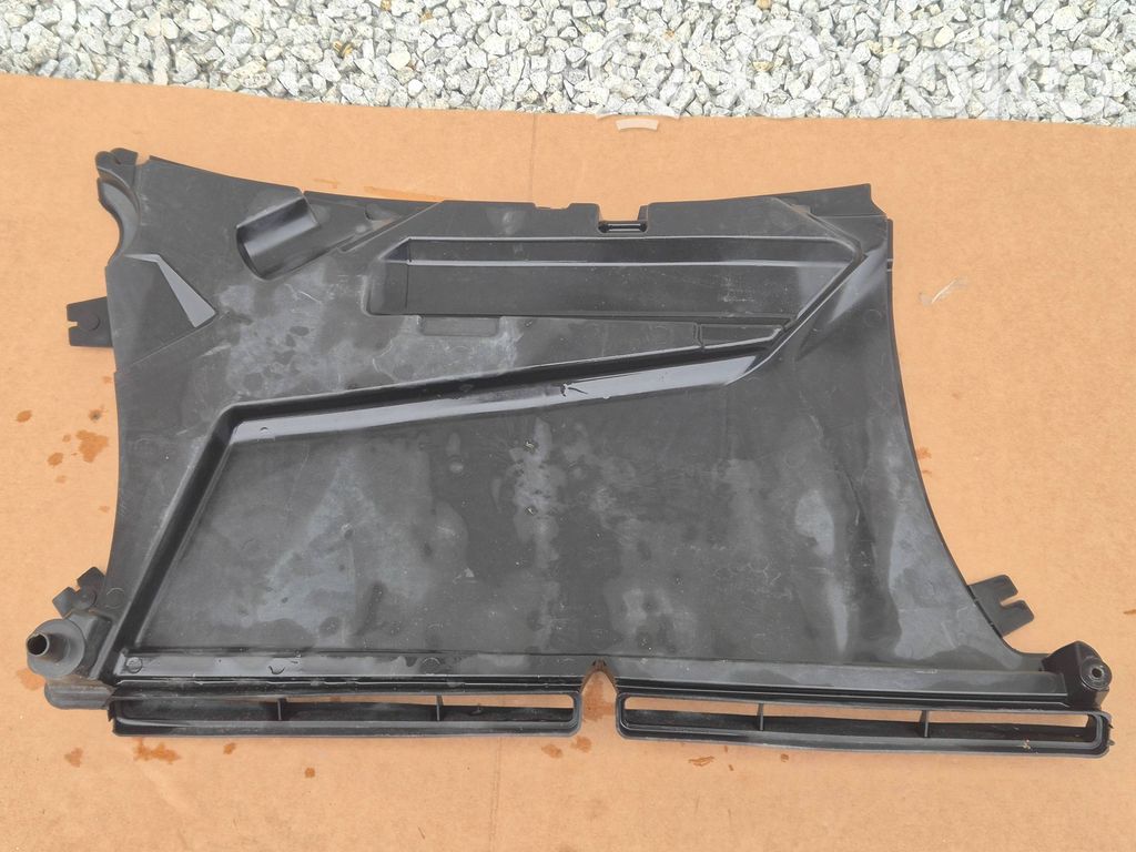 Other engine bay part   106046600C,126929