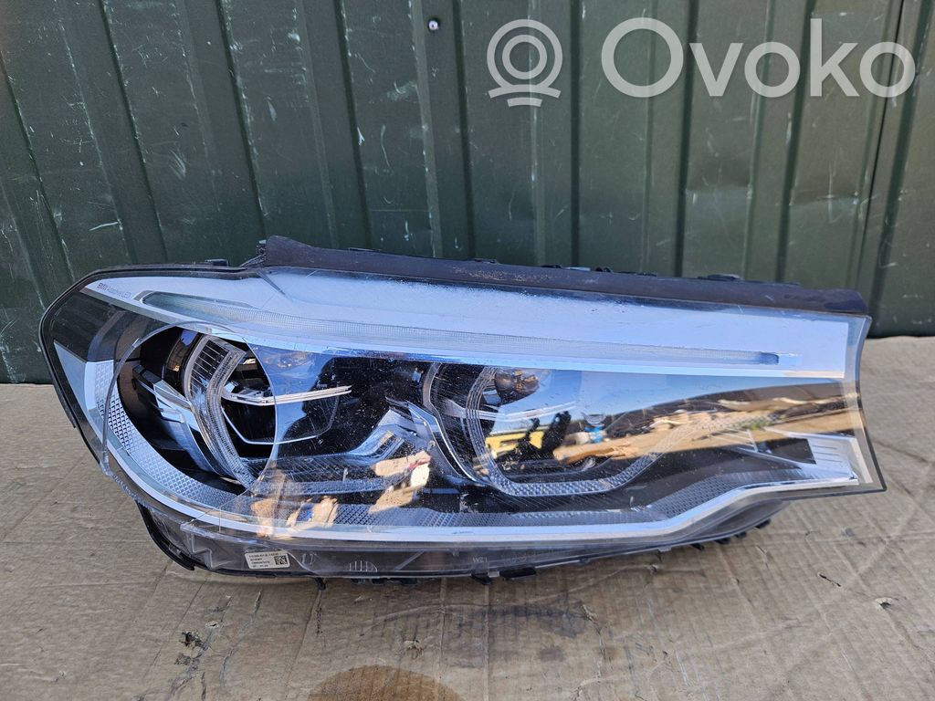BMW 5 G30 G31 G38 Lampa przednia 