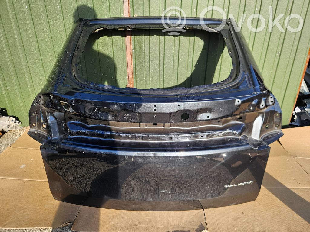 Tesla Model Y Juniper Puerta trasera de camión 