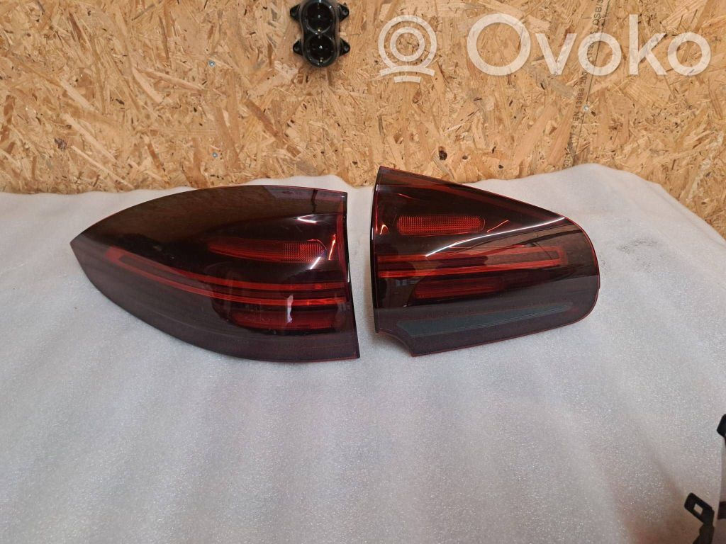 Porsche Cayenne (92A) Lampă spate în caroserie 