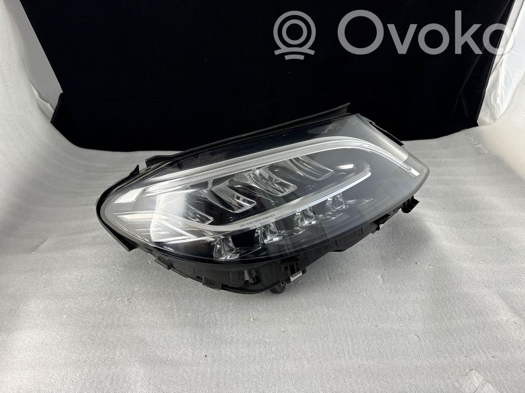 Mercedes-Benz C W205 Lampa przednia 