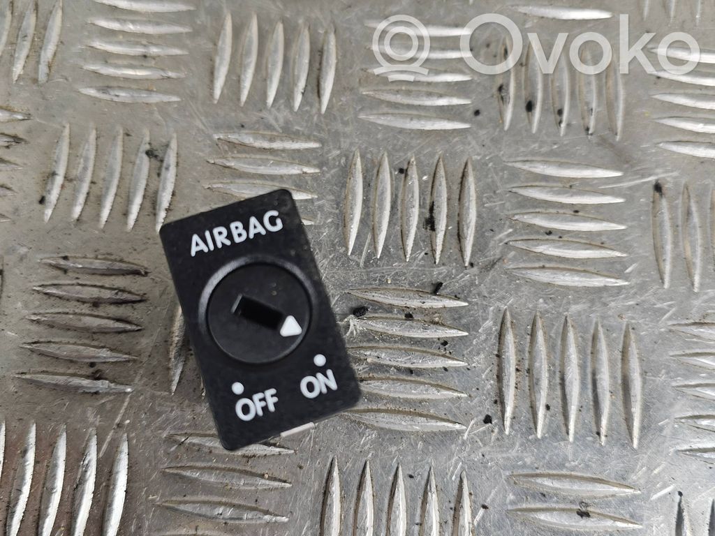 Skoda Fabia Mk2 (5J) Interruptor de encendido/apagado del airbag de pasajero 