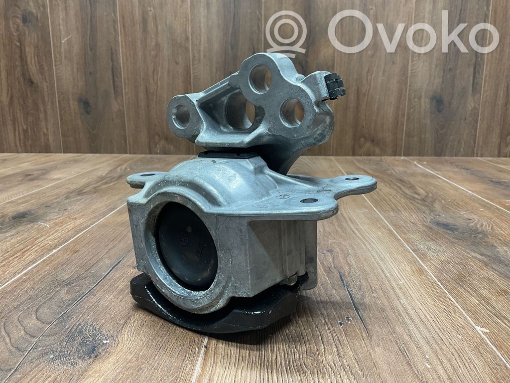 Land Rover Range Rover Evoque L551 Engine mount bracket 