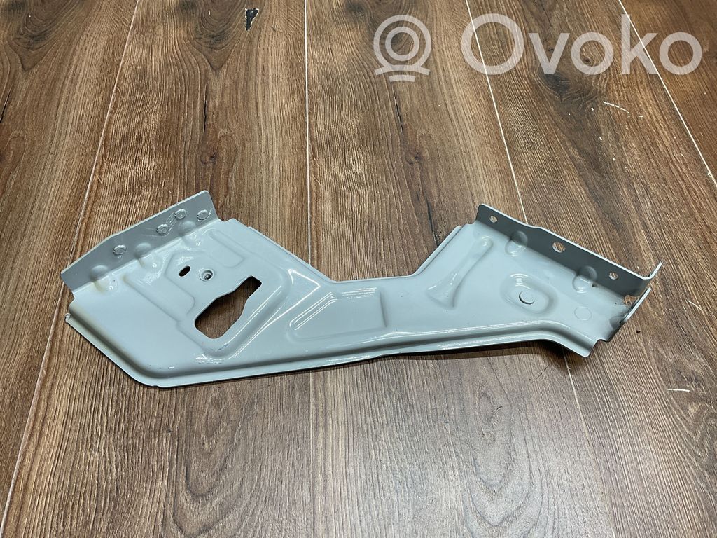 Porsche 992 Halterung Kotflügel 