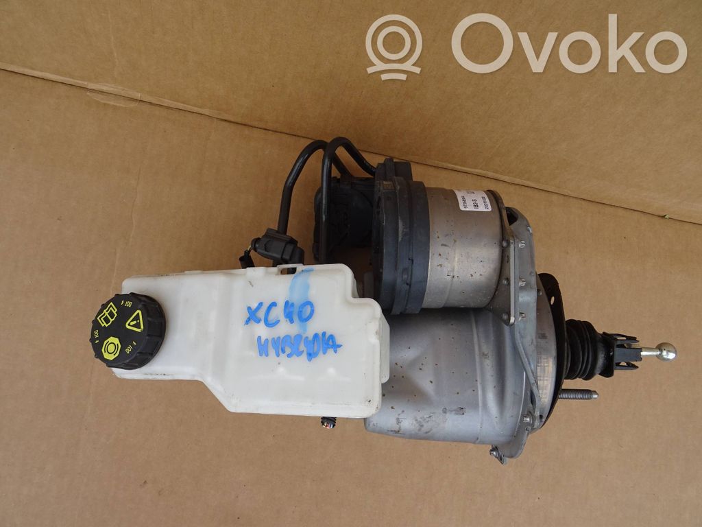 Volvo XC40 Wspomaganie hamulca 