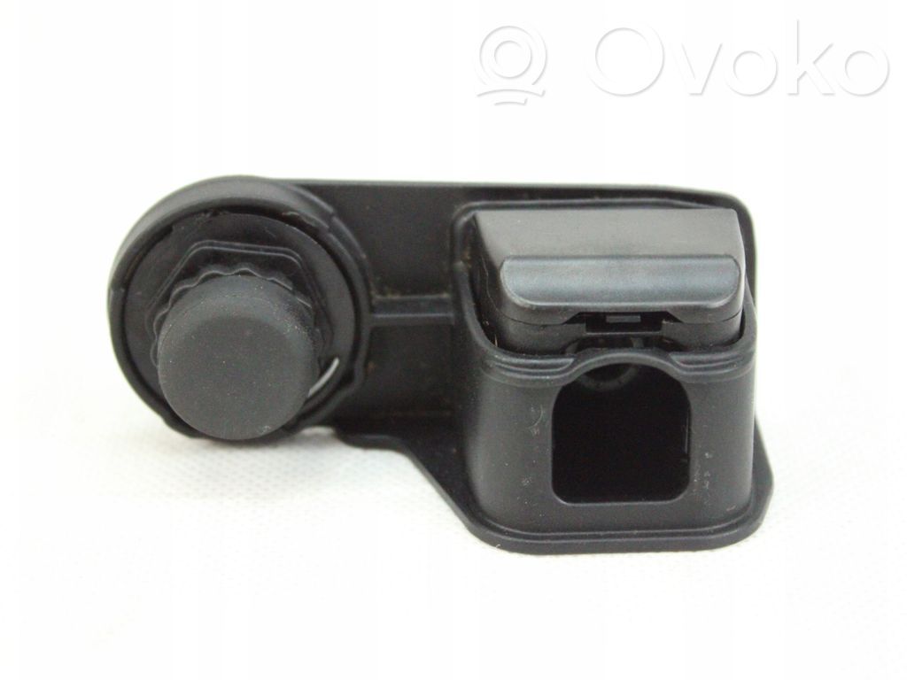 BMW 4 G22 G23 G24 G26 Staffa di rinforzo per ammortizzatore bagagliaio 