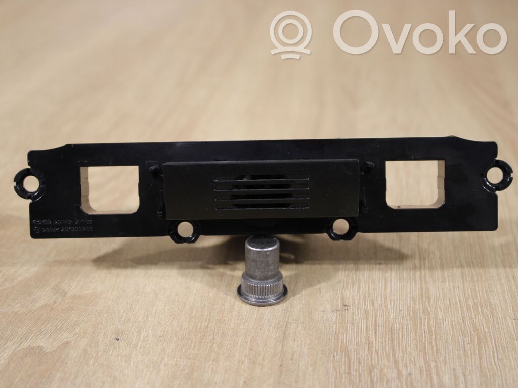 KIA Sorento Trunk door license plate light bar 