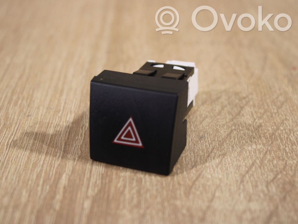 Peugeot 508 Hazard light switch 