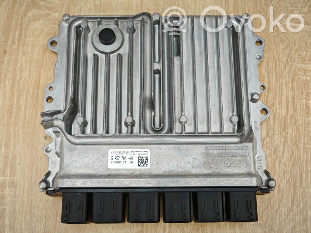 BMW 5 G30 G31 G38 Unidad de control/módulo del motor 
