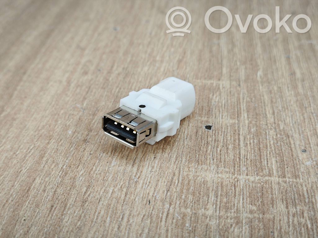 USB socket connector   9390501