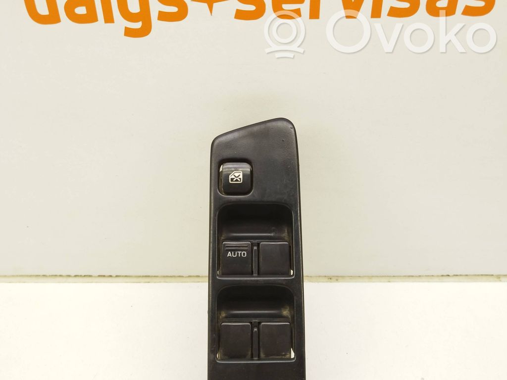 Electric window control switch   83071SA020