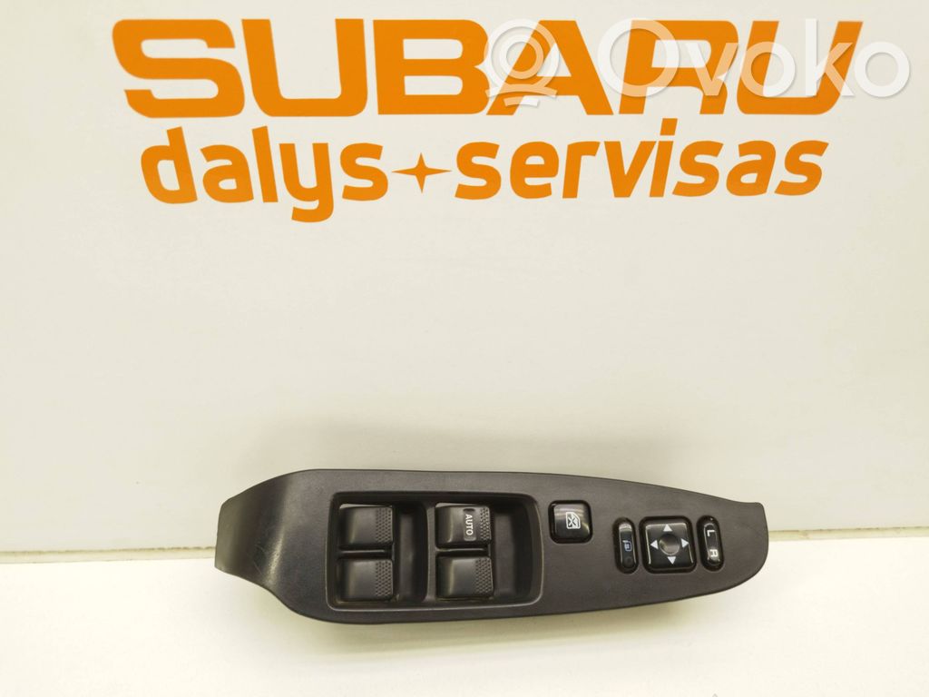 Subaru Legacy Electric window control switch 