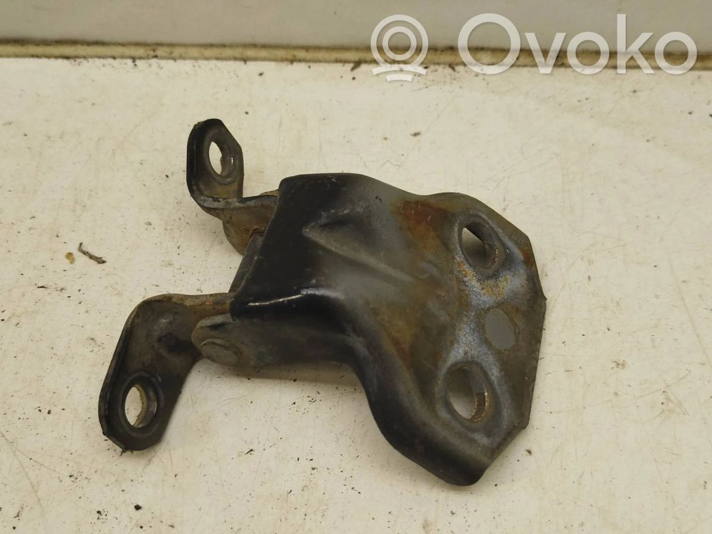 Subaru Impreza III Front door lower hinge 