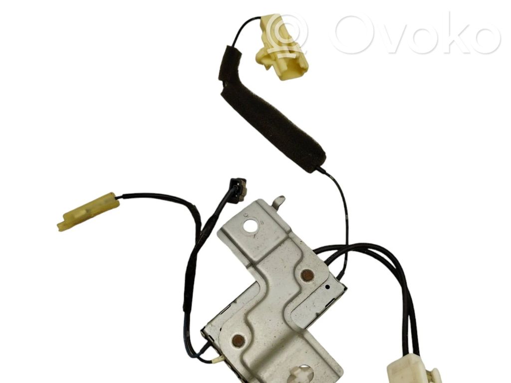 Subaru Legacy Aerial antenna amplifier 