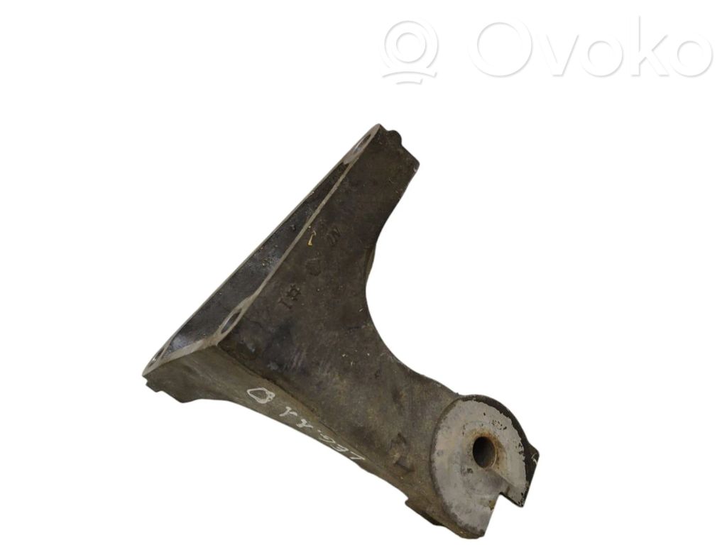 Engine mounting bracket