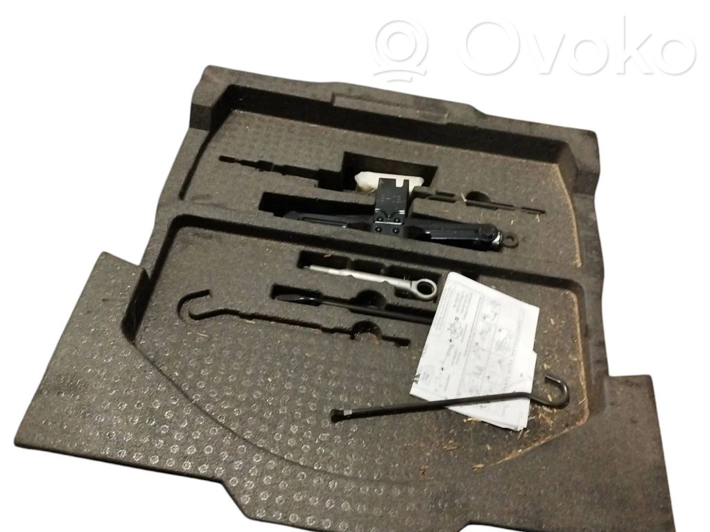 Caja de herramientas   91144AL05A