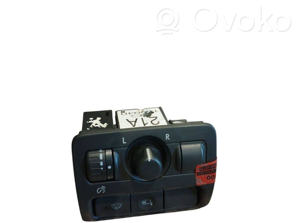 Wing mirror switch