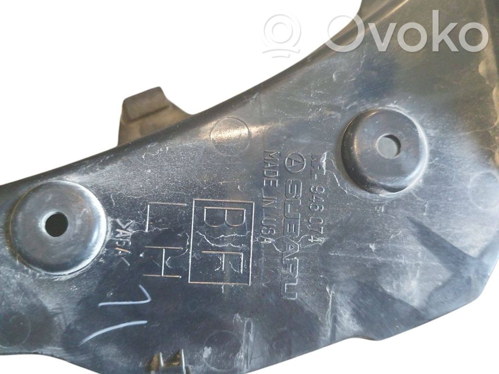 Subaru Outback (BS) Takavalon valaisimen muotolista 