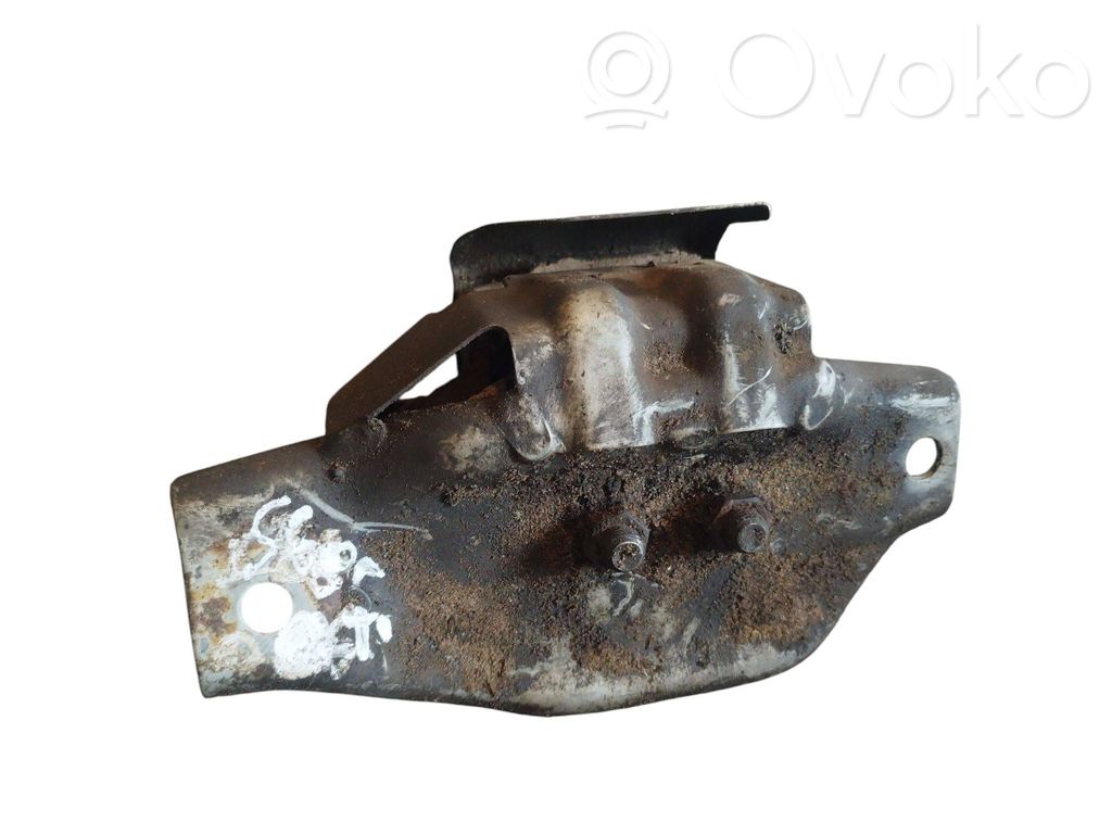Engine mount bracket   41022FA090