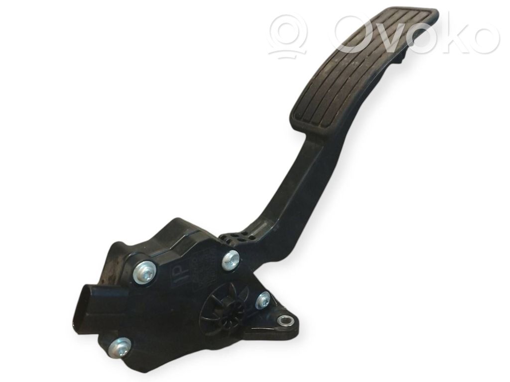 Subaru Legacy Accelerator throttle pedal 