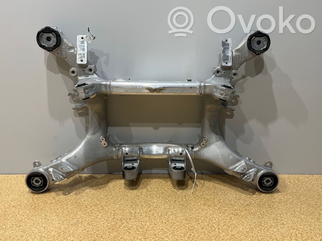 BMW 8 G15 Galinis traversas 