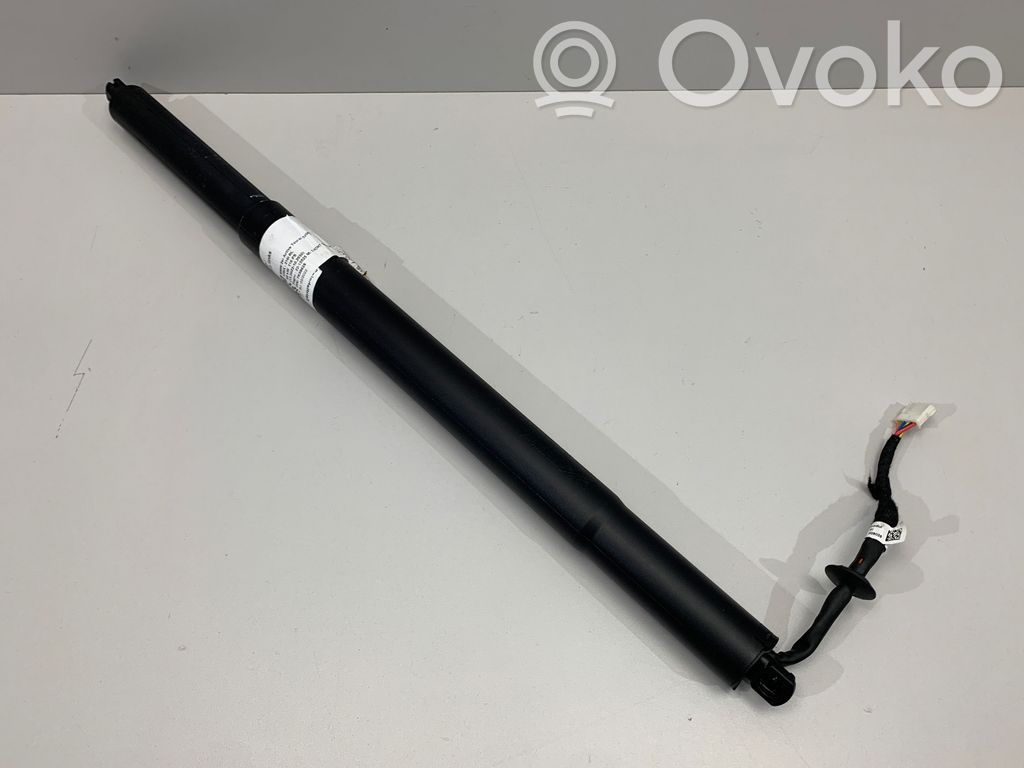 BMW 2 Active Tourer U06 Aizmugurējā pārsega pievilcējs 