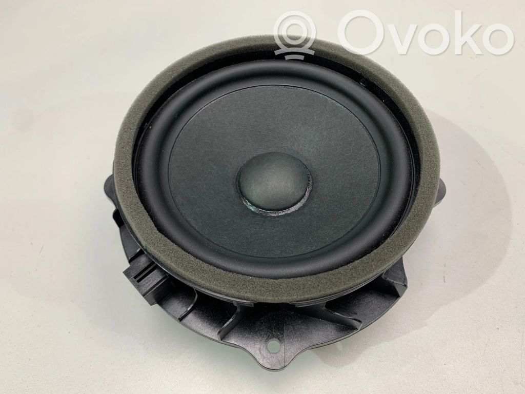 Mini F66 Difuzor ușă spate 
