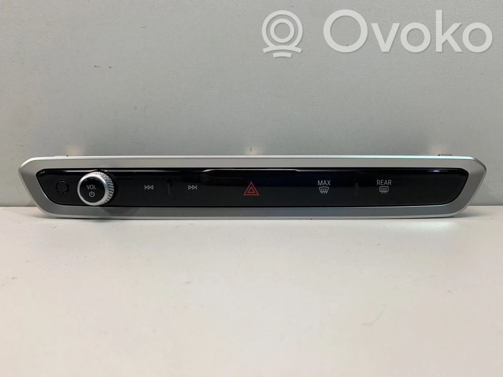 Head unit multimedia control   5A64198