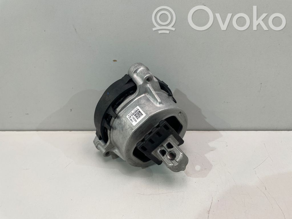 BMW 5 G30 G31 G38 Engine mount bracket 