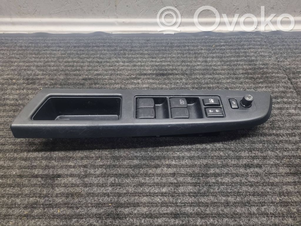 Subaru XV I Electric window control switch 