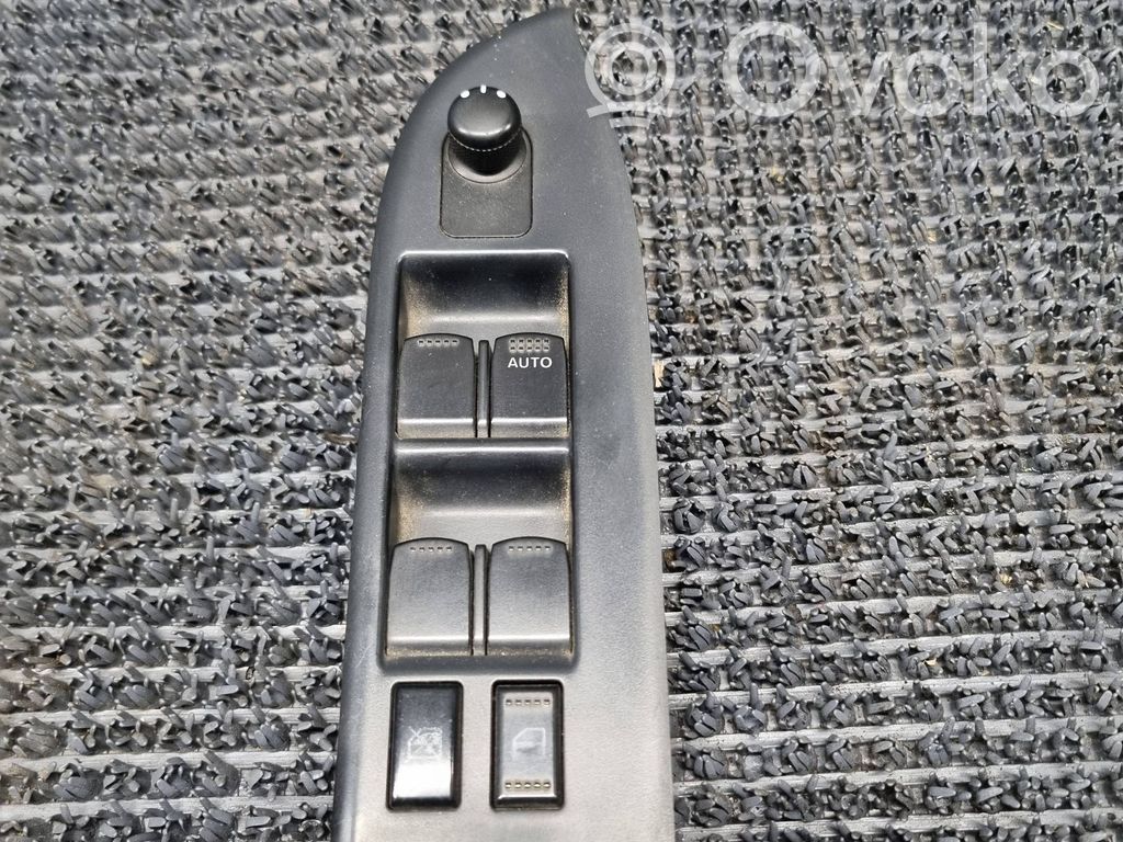 Przyciski szyb   64J30,3355T
