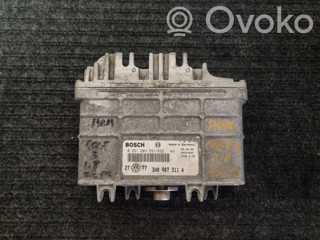 Volkswagen Golf III Engine control unit/module 