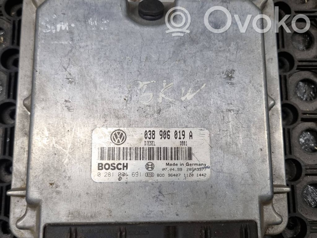 Audi A4 S4 B5 8D Engine control unit/module 