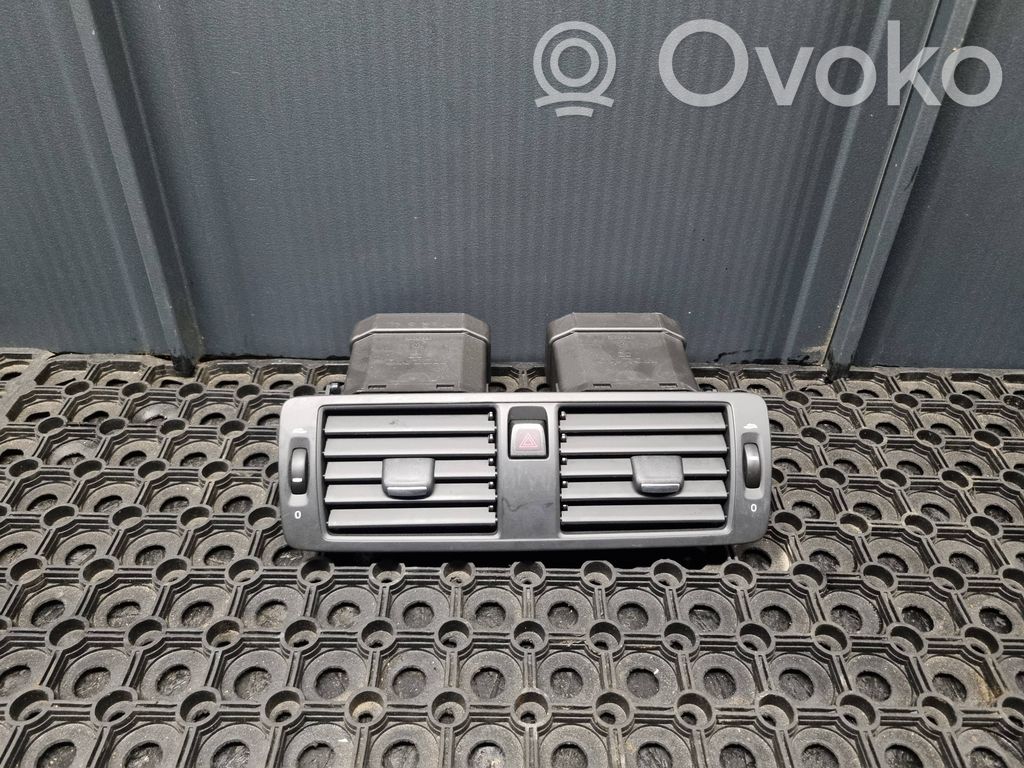 Volvo C30 Luftausströmer Lüftungsdüse Luftdüse Mitte 